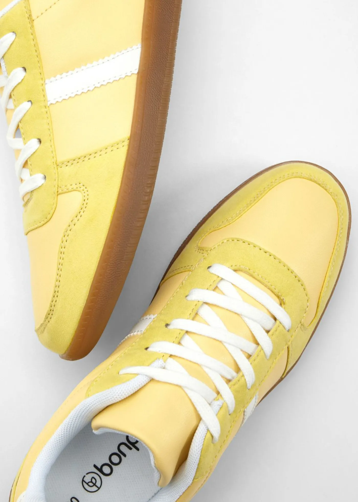 bonprix bonprix Zapatillas deportivas de estilo retro Amarillo claro Clearance