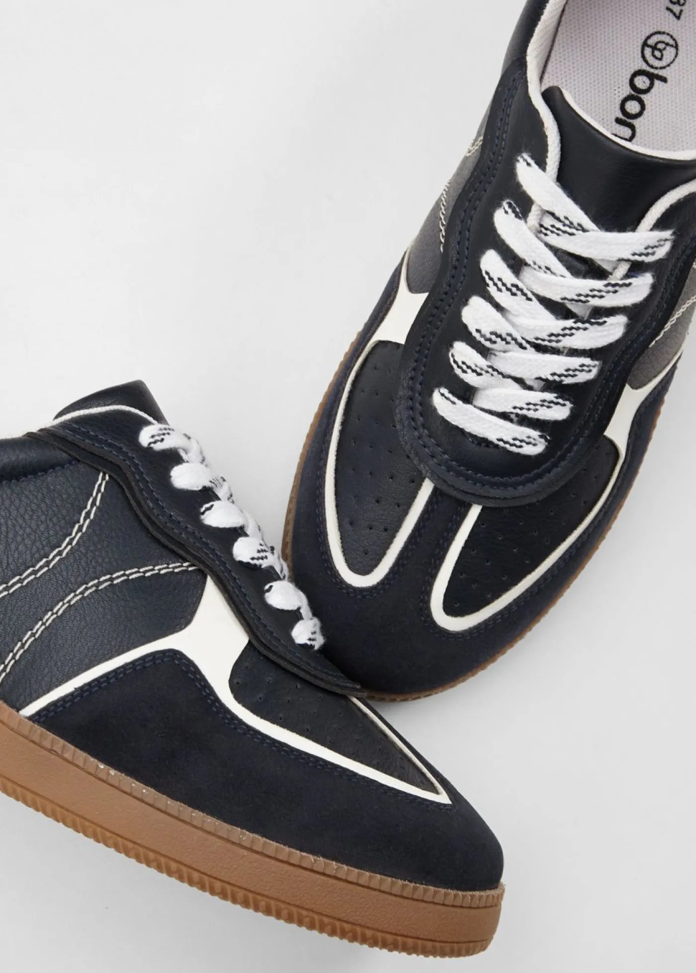 bonprix bonprix Zapatillas deportivas de estilo retro Azul marino Online