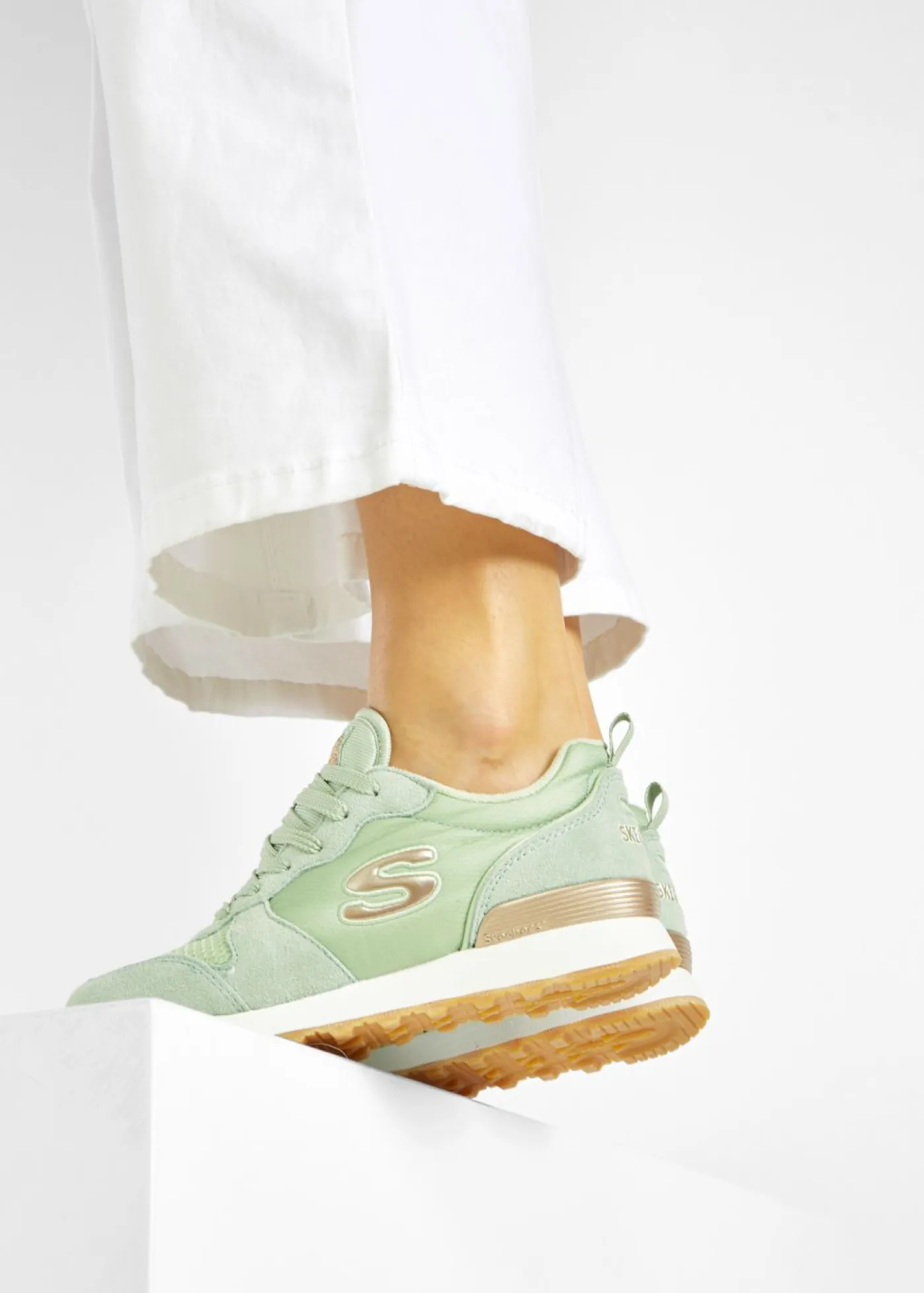 bonprix Skechers Zapatillas Skechers con espuma viscoelástica Verde menta Sale
