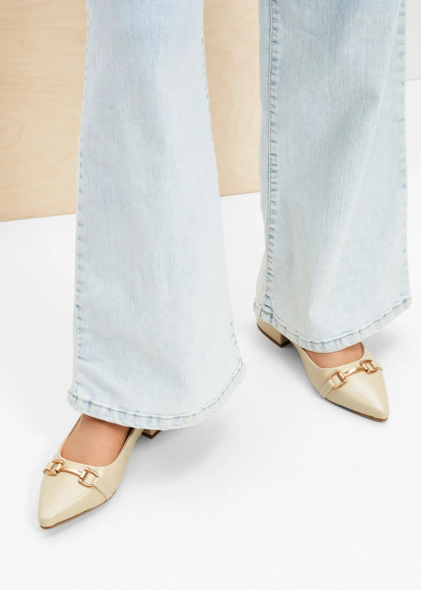 bonprix bonprix Zapatos de tacón con talón al descubierto Beige Online