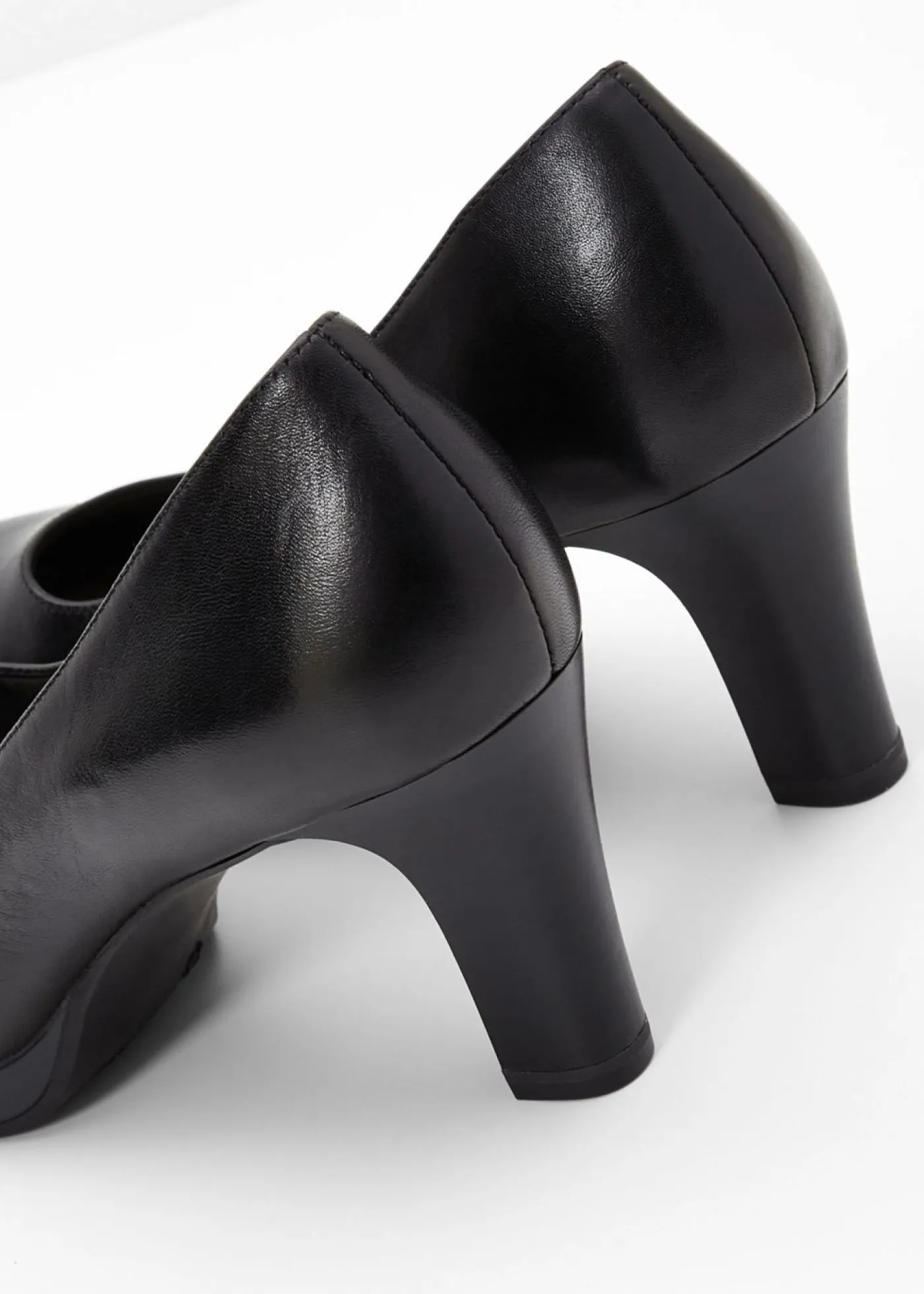 bonprix Tamaris Zapatos de tacón de piel de Tamaris Negro Discount